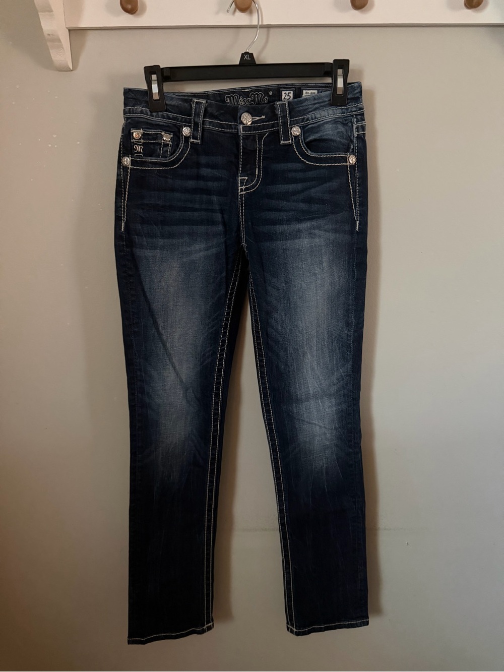 Miss Me Women’s Size 25 Straight Jeans Dark Wash Blue Rhinestone Logo Pockets